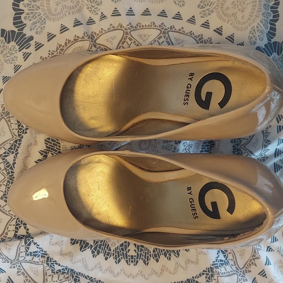 Guess platform heels, size 7 - Picture 9 of 9